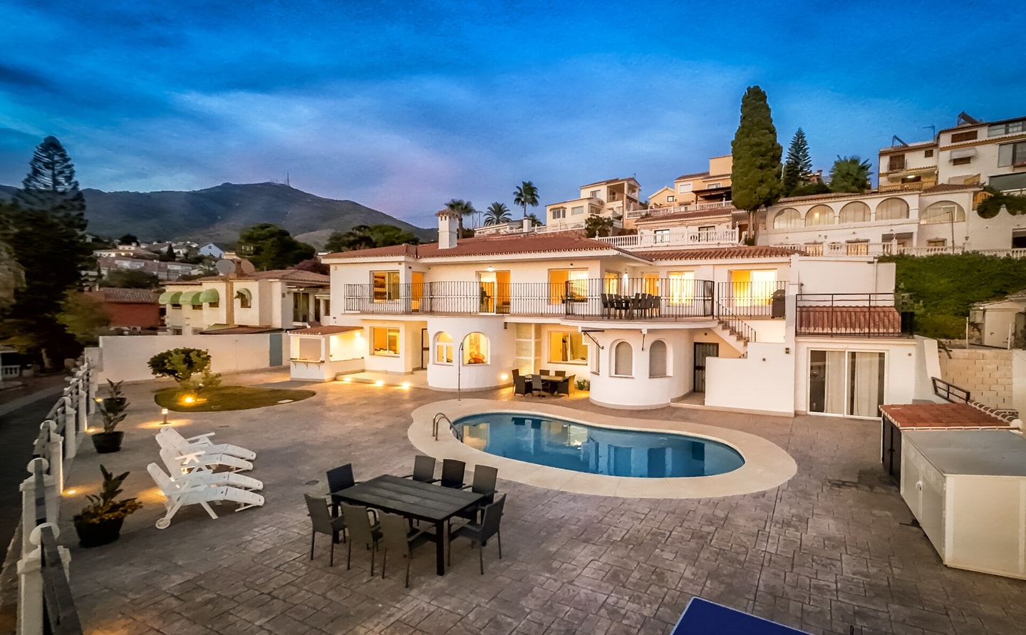 Nogali - Private heated pool-BBQ-sea view-parking 61 LYX homes