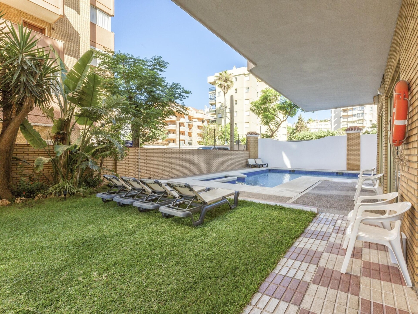 Beachfront penthouse with spectacular sea views 5 LYX homes