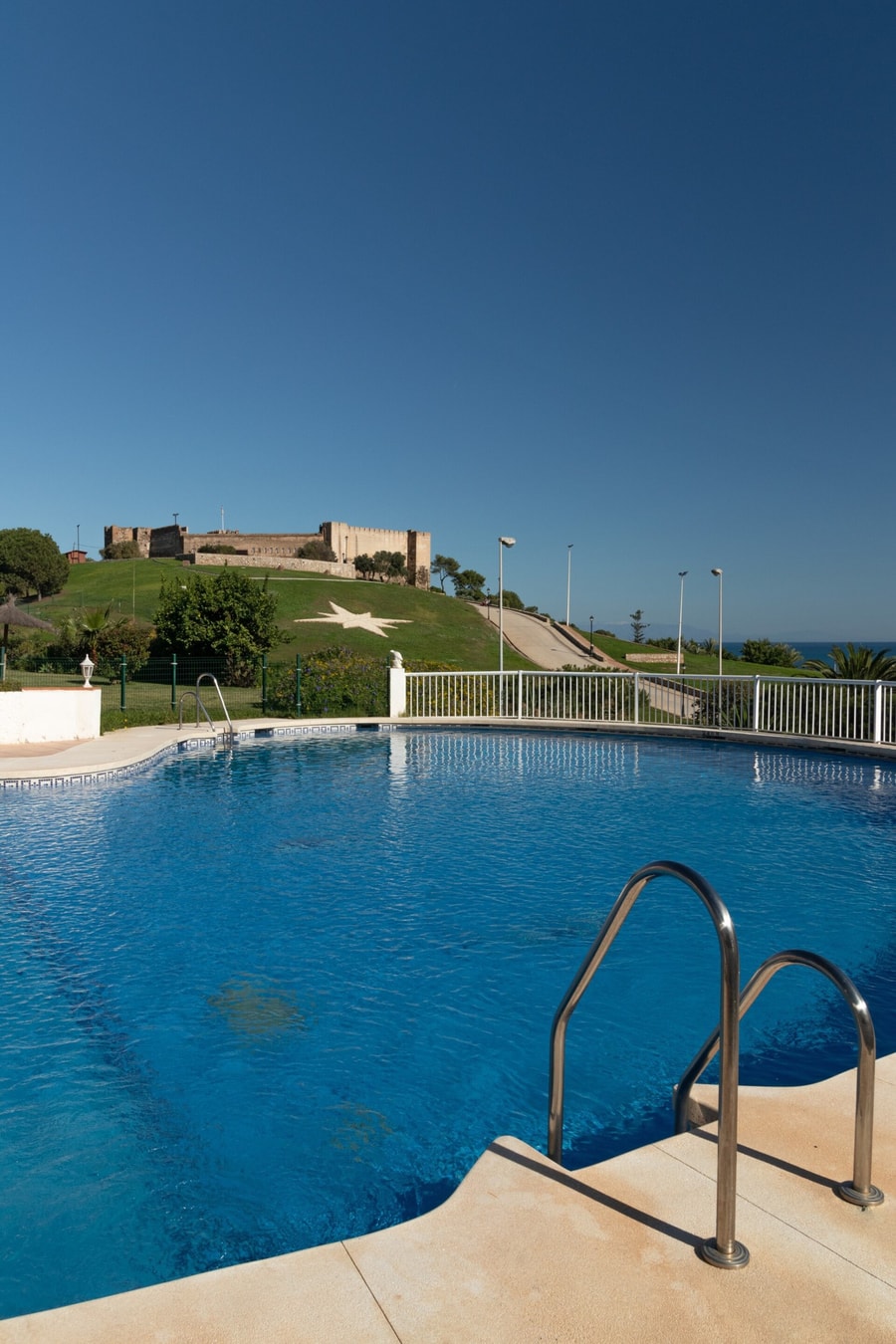 Castle & Sea Retreat: Stunning Views by Castle 28 LYX homes