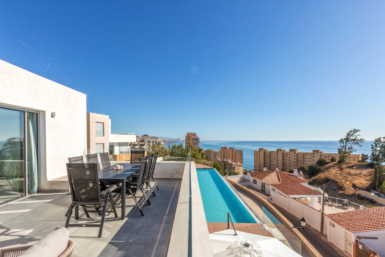 PALM BEACH B5 · Palm Beach - Family Home, Pool, Stunning Sea Views 37 LYX homes