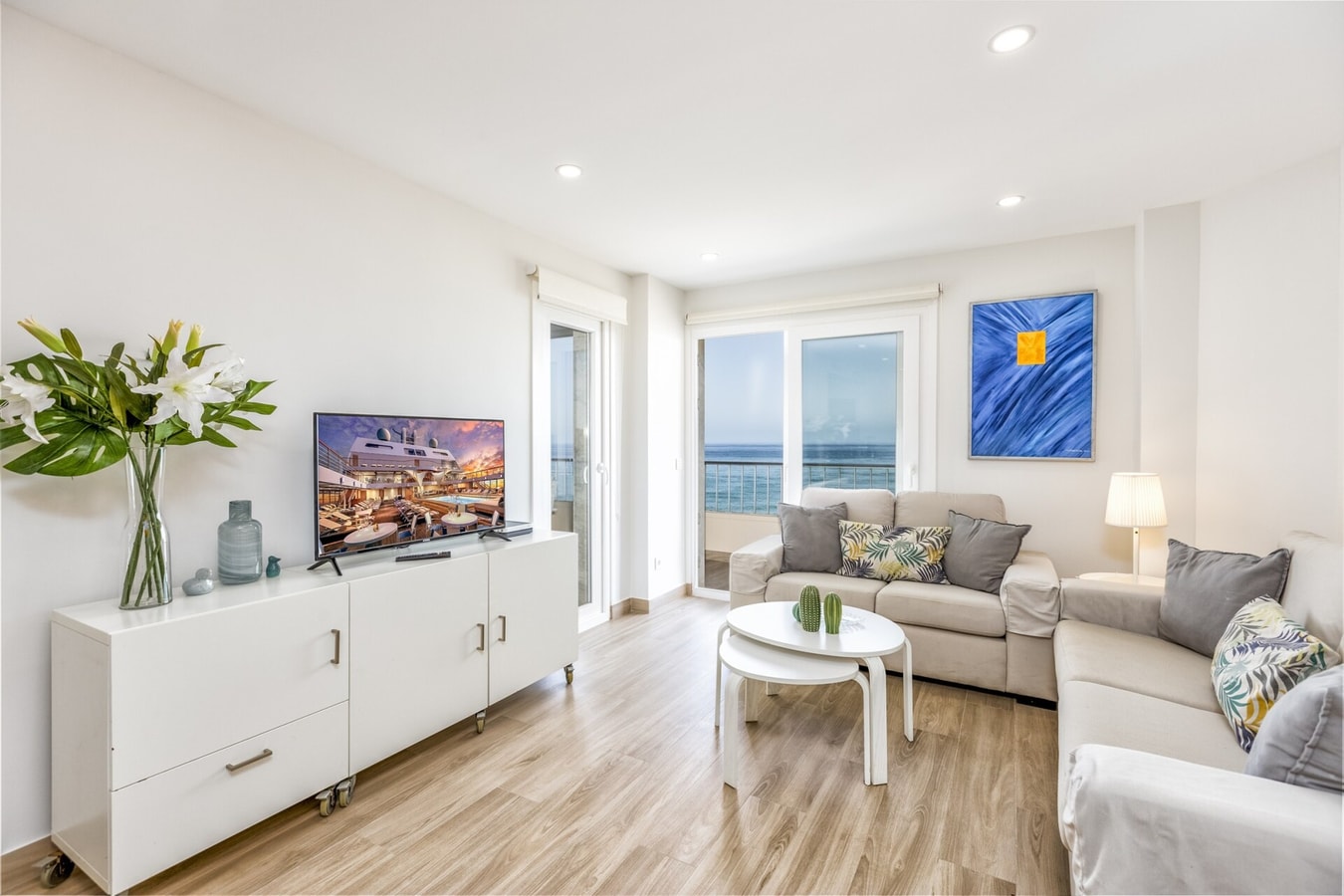 Promosol - Frontline fully renovated with terrace LYX homes