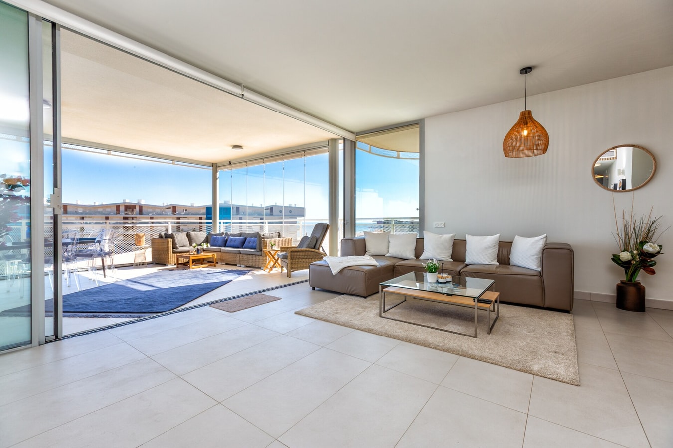 Peninsula · Peninsula / Terrace / Private parking / Pool 1 LYX homes