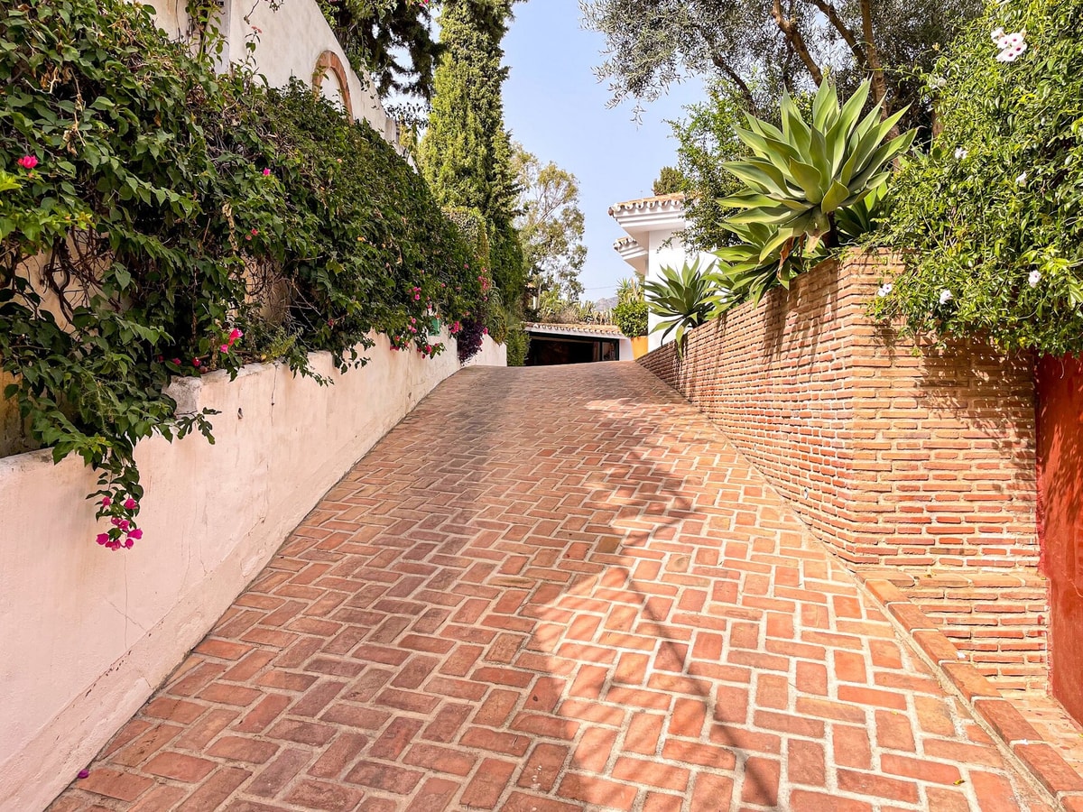ROSA BLANCA · Rosa Blanca- private heated pool, views 59 LYX homes
