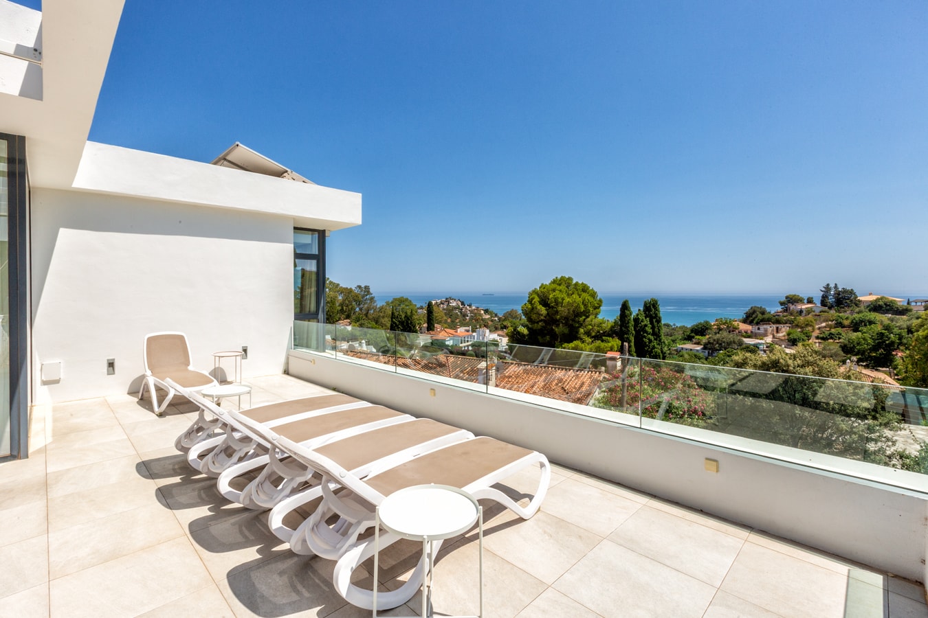 Villa Oasis | Private Pool & Jacuzzi | Sleeps 12 3 LYX homes