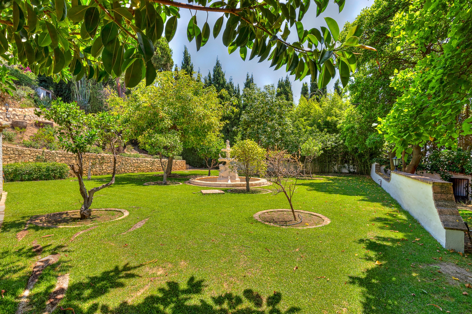 Hacienda El Cazador 10 LYX homes