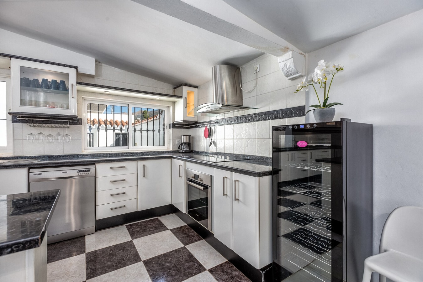 Nogali - Private heated pool-BBQ-sea view-parking 48 LYX homes