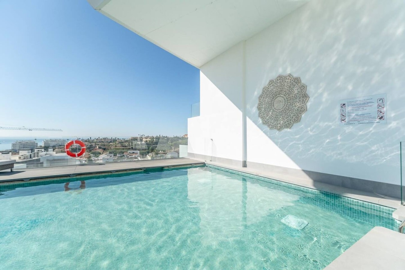 Castle View 2 - Heated pool, gym 20 LYX homes
