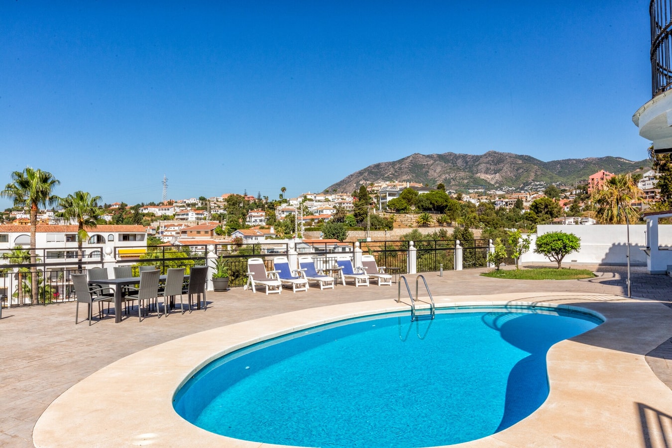 Nogali - Private heated pool-BBQ-sea view-parking 55 LYX homes