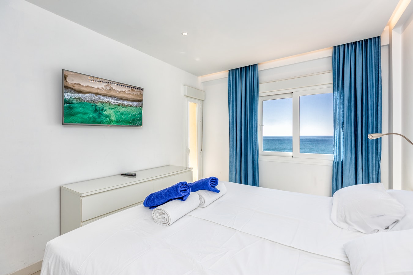 Olimpo | Beachfront | Terrace | Panoramic Sea View 17 LYX homes