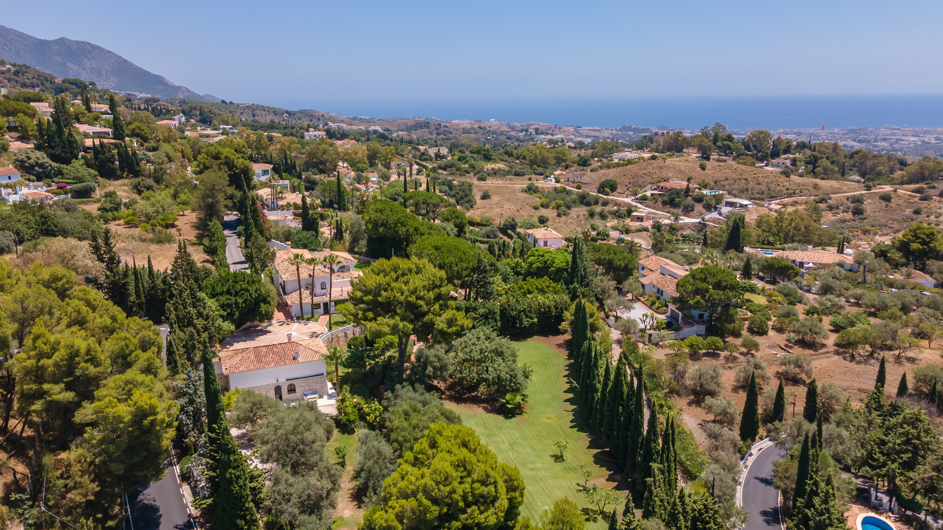 Hacienda El Cazador 13 LYX homes