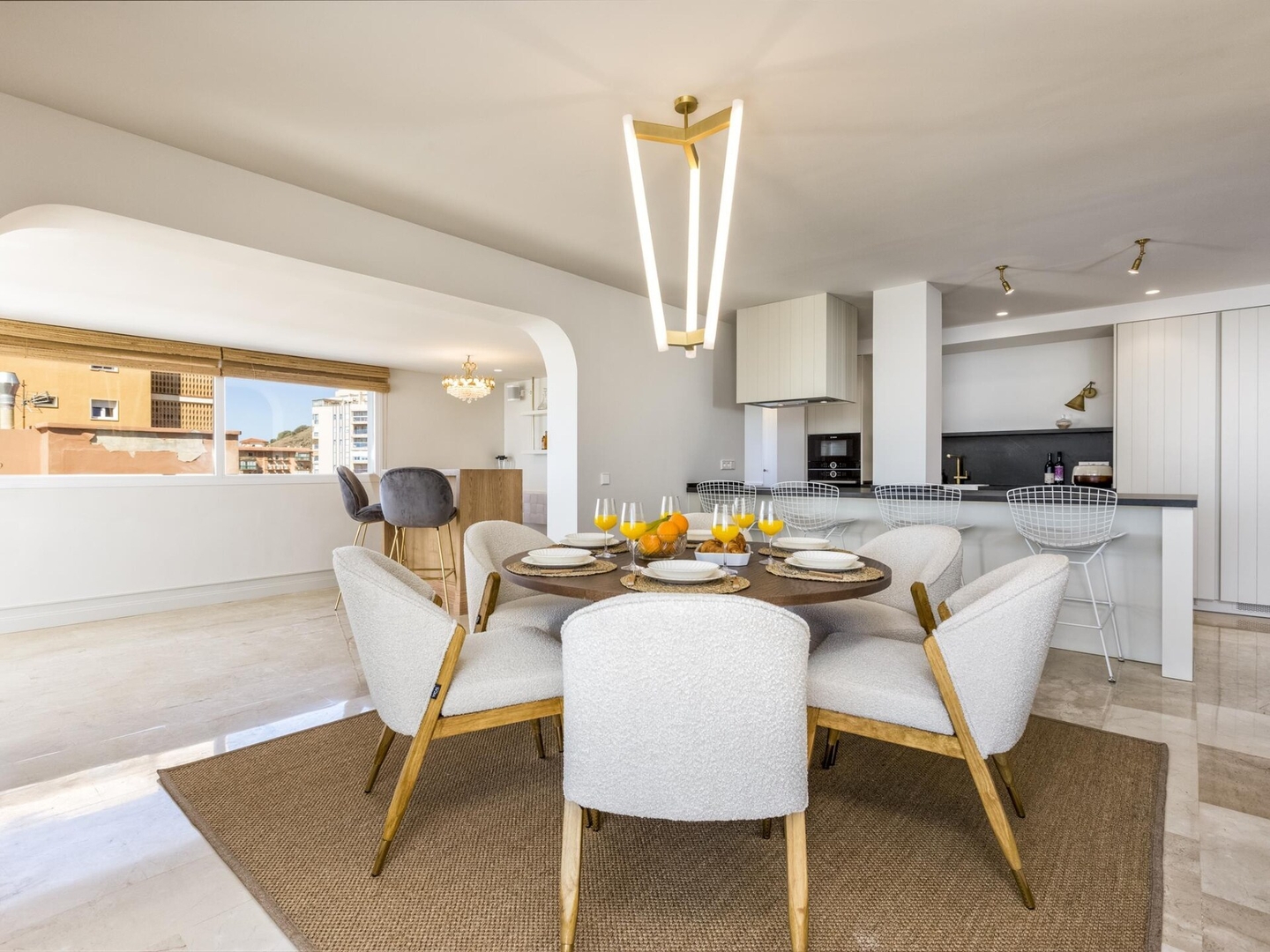 Beachfront penthouse with spectacular sea views 10 LYX homes