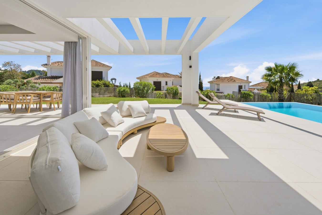 Villa Velaris | With Heated Pool, Cinema & Gym 26 LYX homes