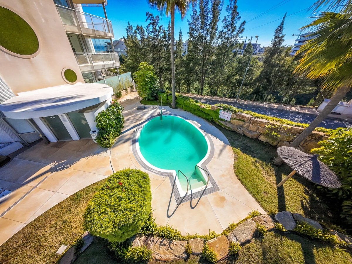 Peninsula · Peninsula / Terrace / Private parking / Pool 6 LYX homes