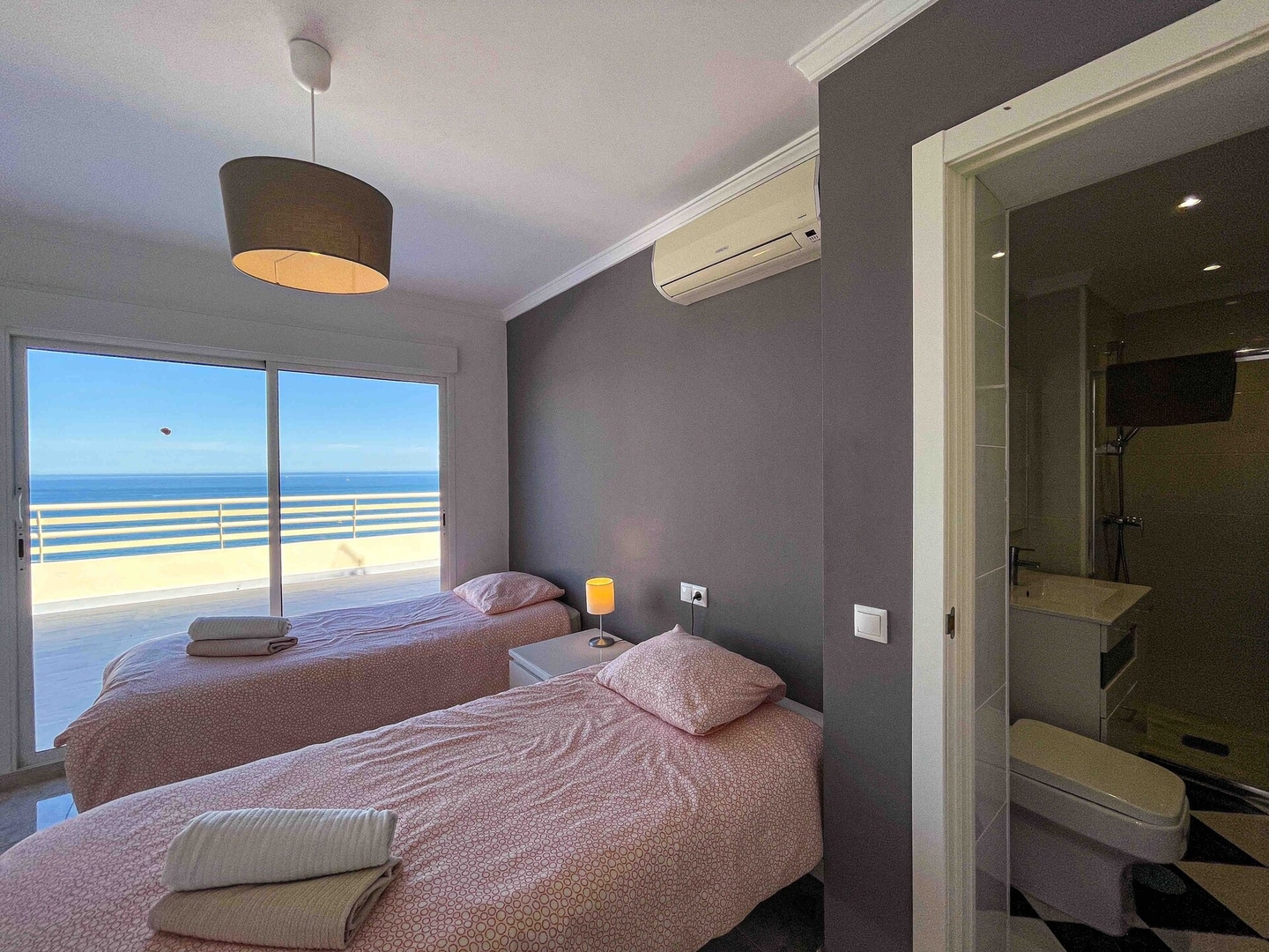 Stella - First line Penthouse with private parking 44 LYX homes