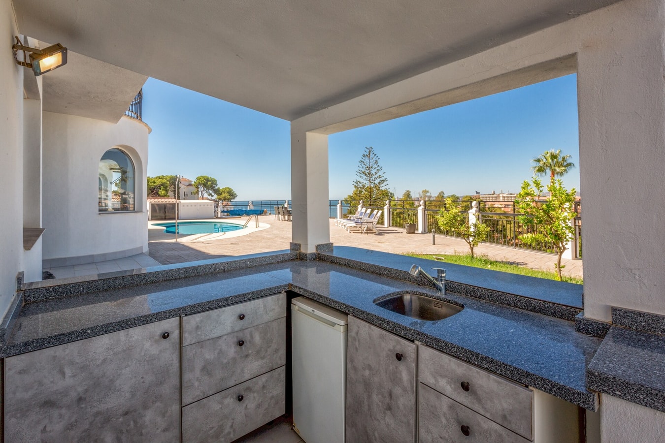 Nogali - Private heated pool-BBQ-sea view-parking 60 LYX homes
