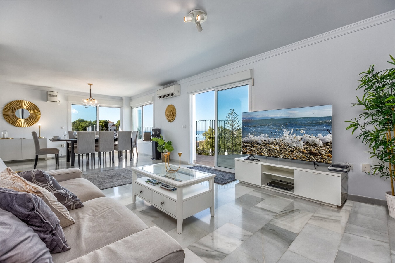 Nogali - Private heated pool-BBQ-sea view-parking 9 LYX homes