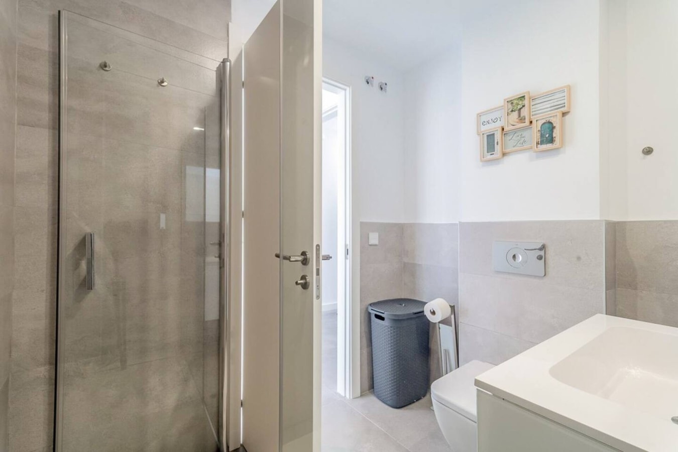 Castle View 2 - Heated pool, gym 23 LYX homes
