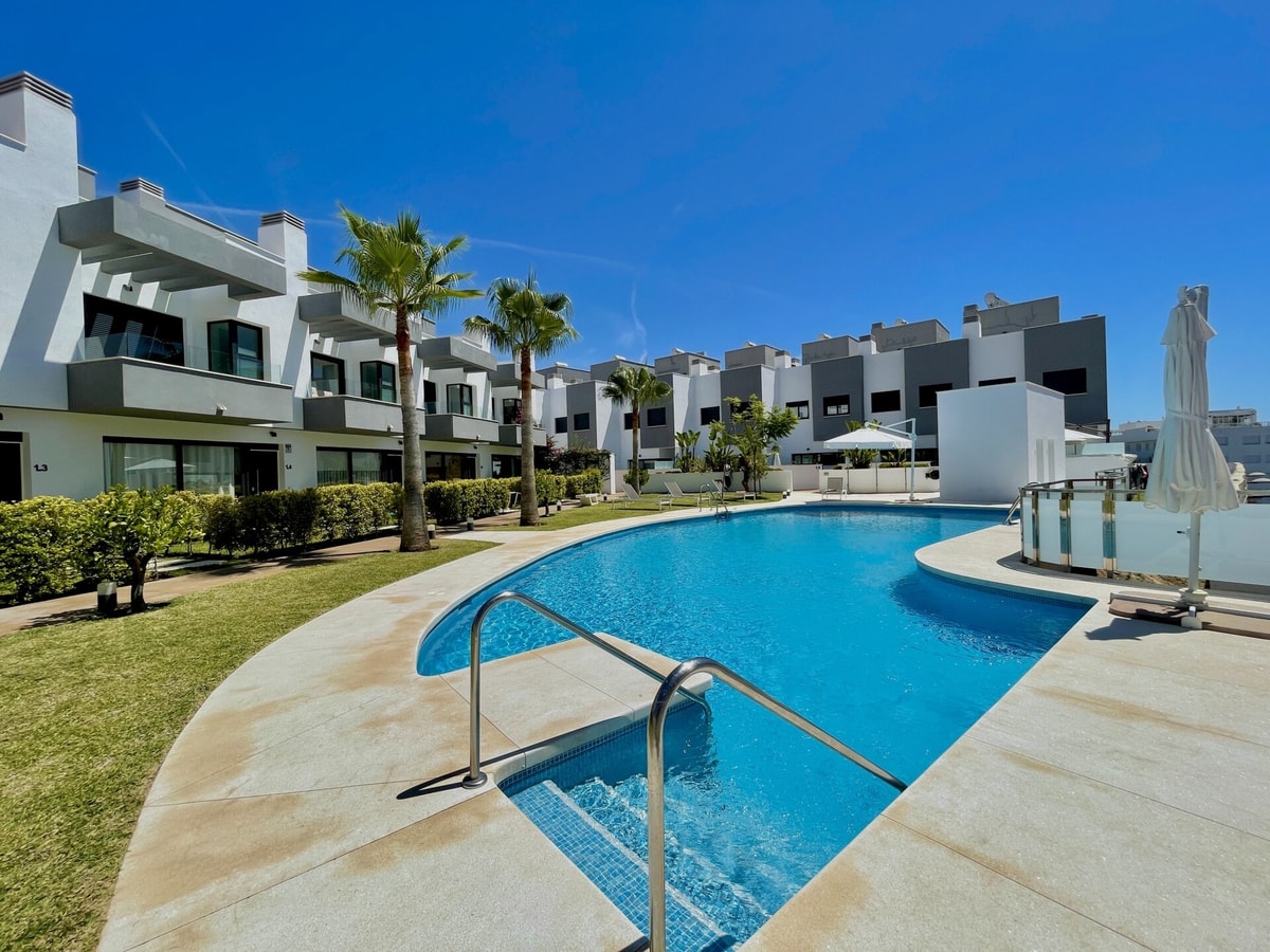 Casa Vistamar - Lovely family home with pool & BBQ 2 LYX homes