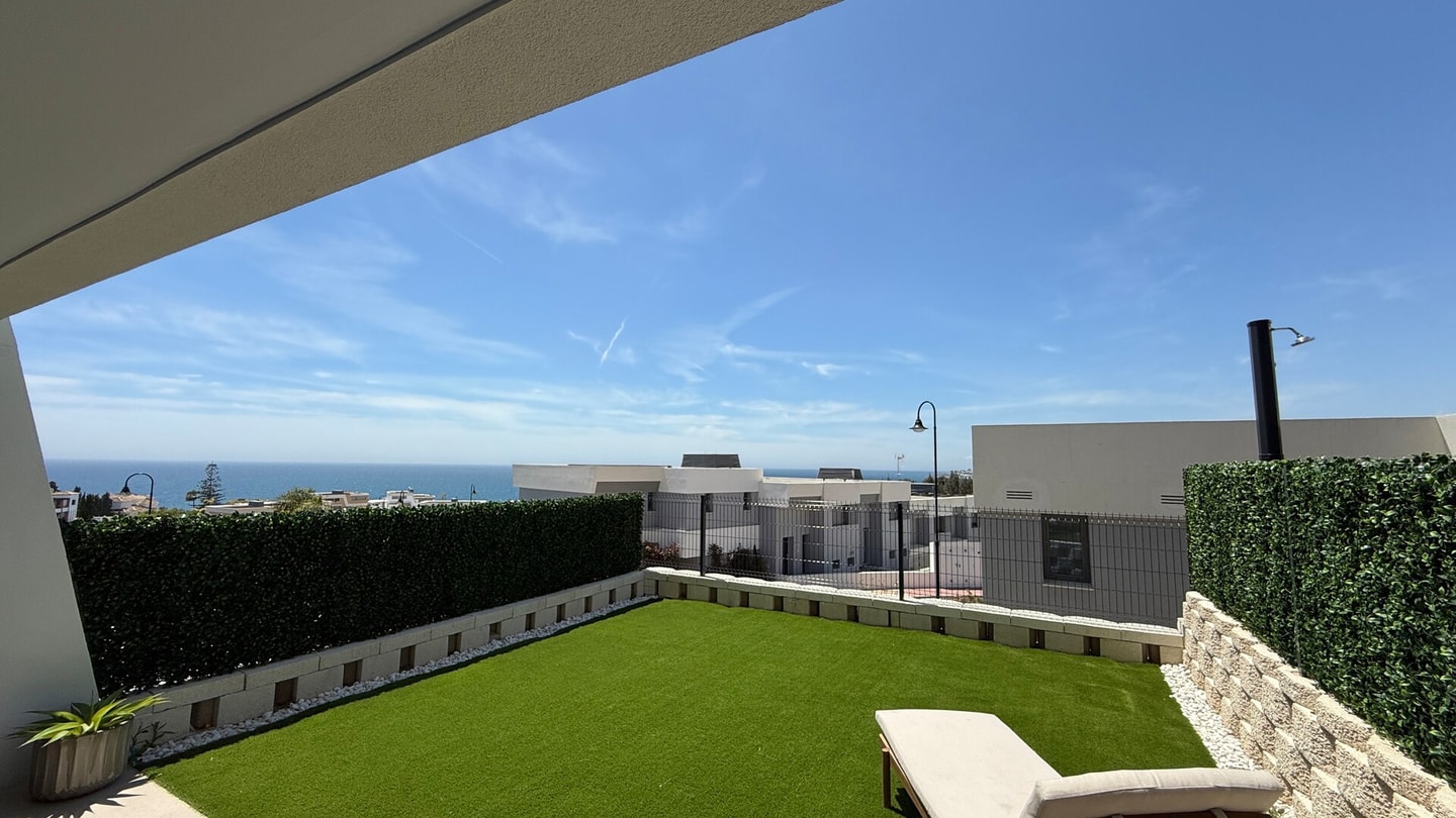  18 LYX homes