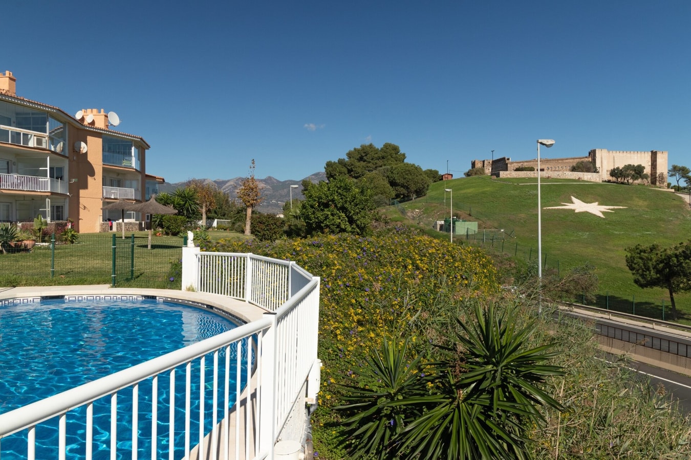 Castle & Sea Retreat: Stunning Views by Castle 4 LYX homes