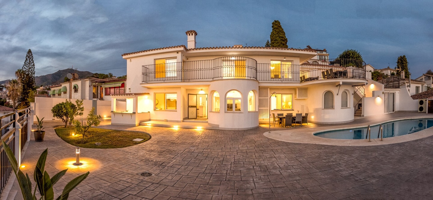 Nogali - Private heated pool-BBQ-sea view-parking 95 LYX homes