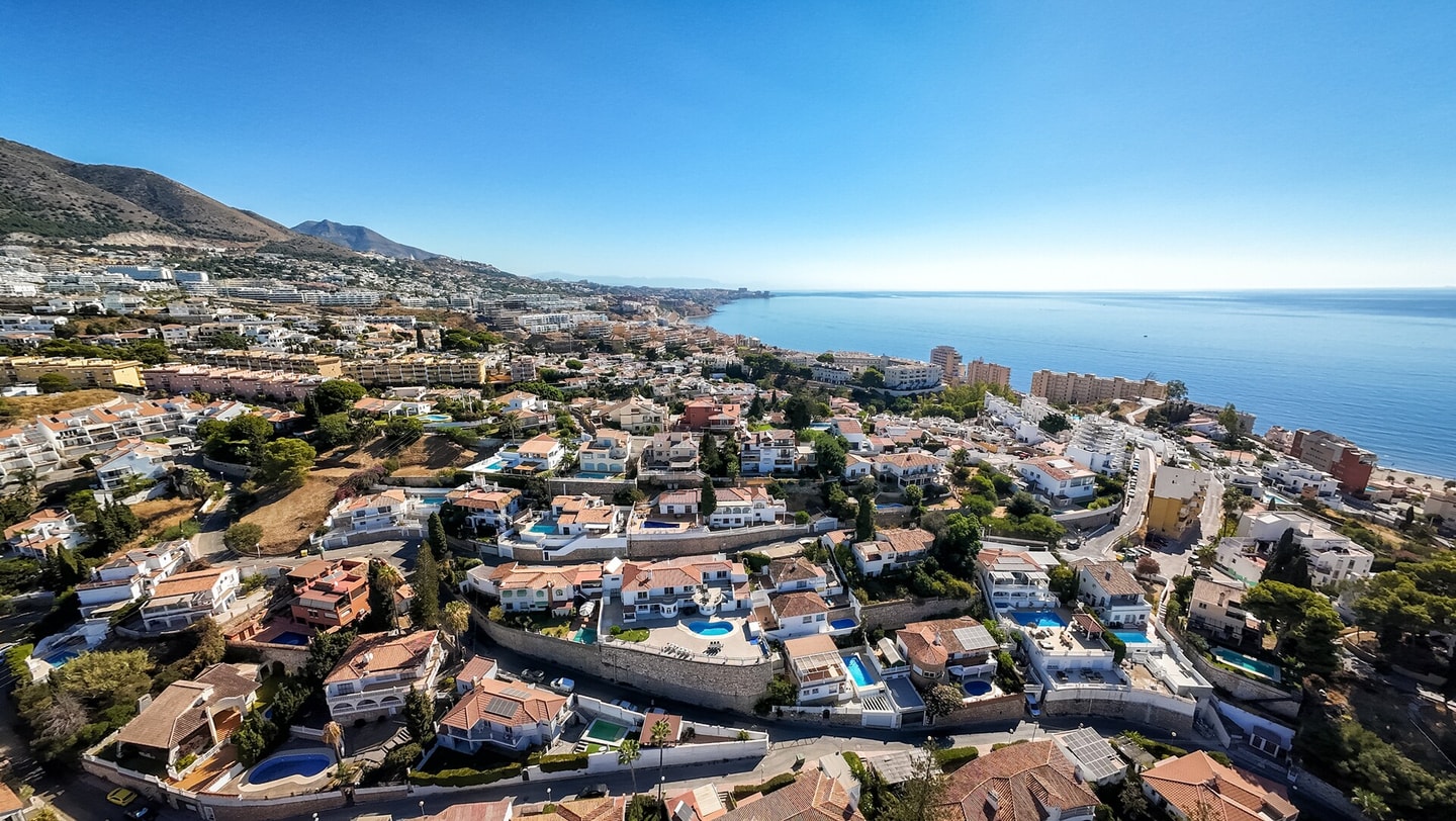 Nogali - Private heated pool-BBQ-sea view-parking 24 LYX homes