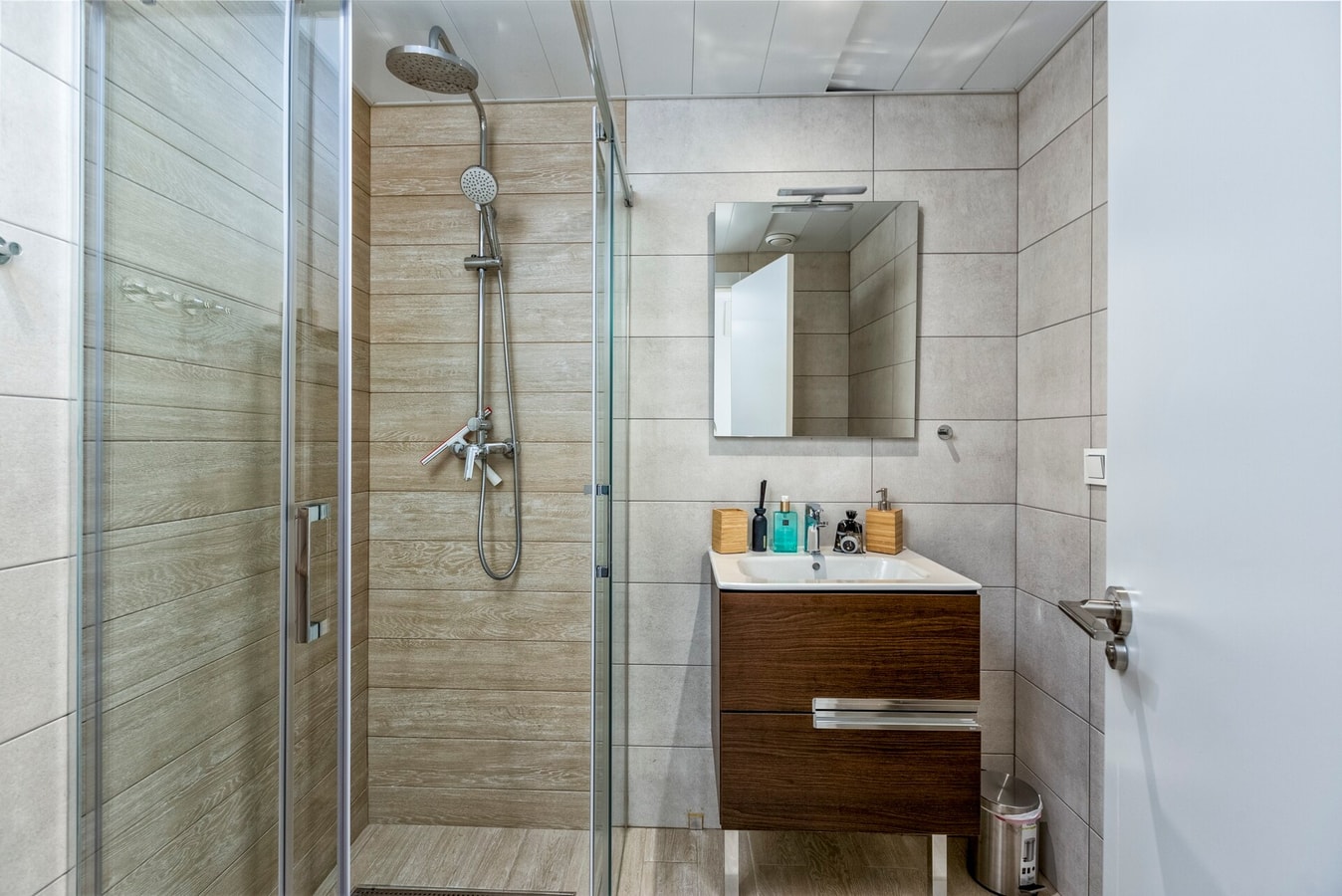 PALM BEACH B5 · Palm Beach - Family Home, Pool, Stunning Sea Views 33 LYX homes