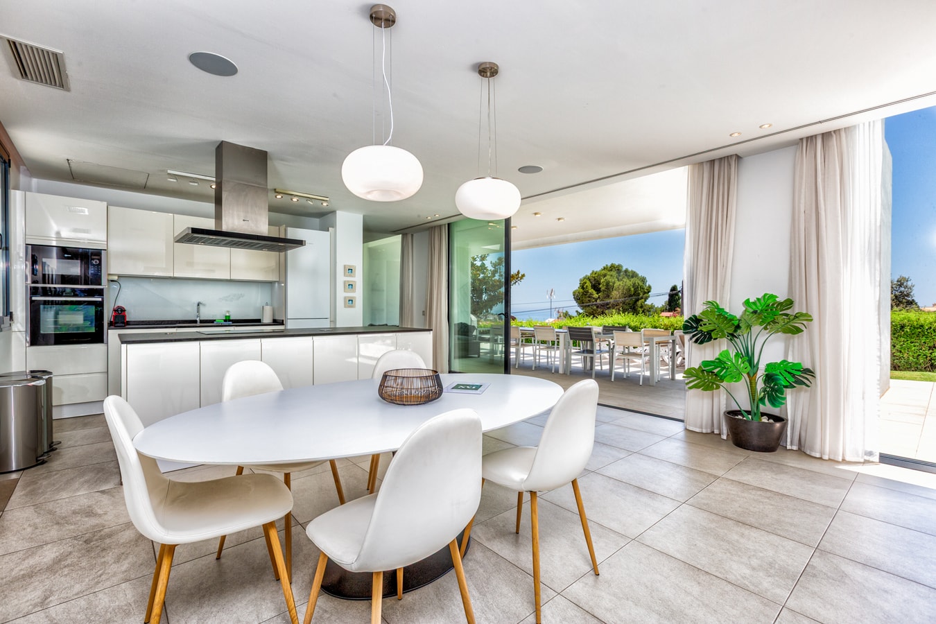 Villa Oasis | Private Pool & Jacuzzi | Sleeps 12 21 LYX homes