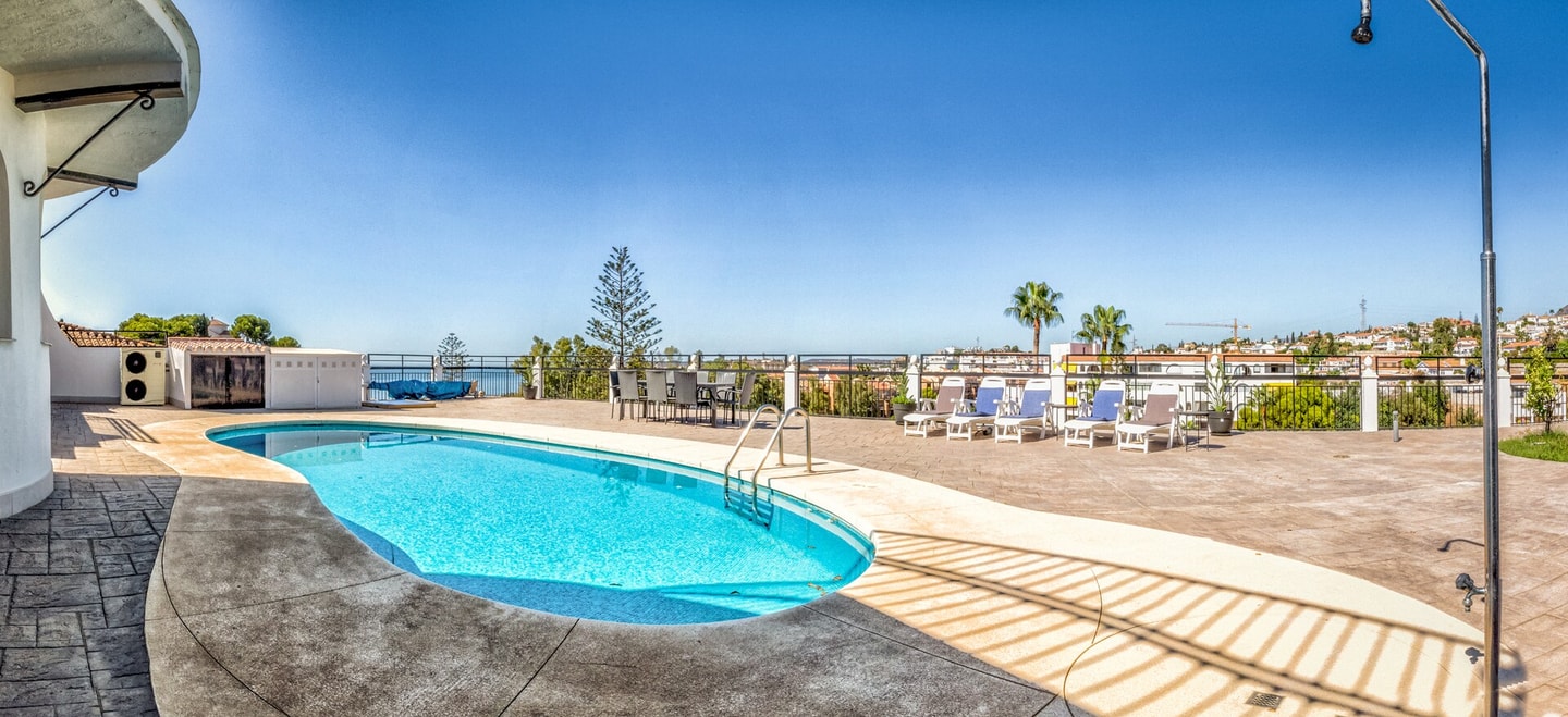 Nogali - Private heated pool-BBQ-sea view-parking 6 LYX homes