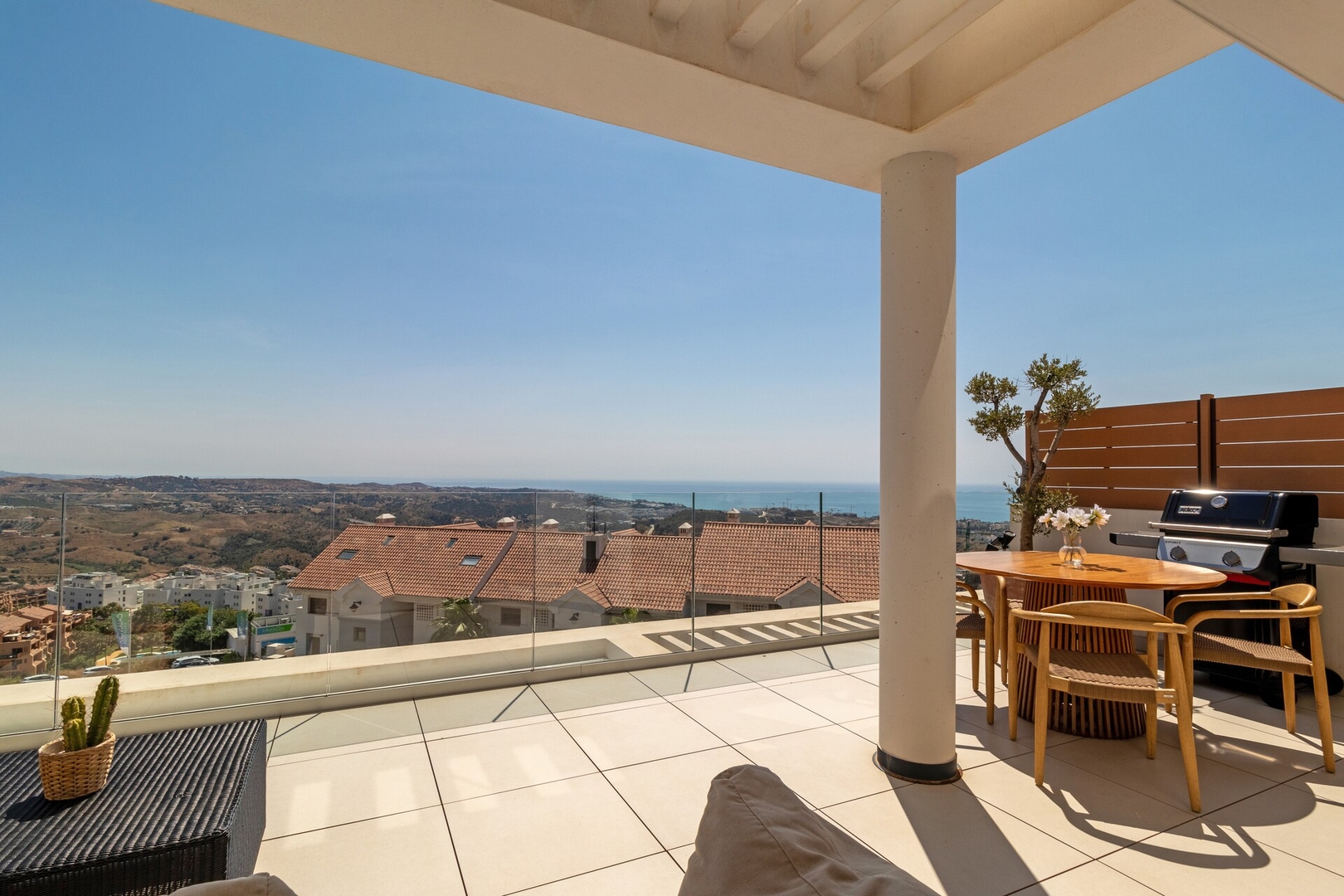 One Heights with panoramic views & shared pool 17 LYX homes