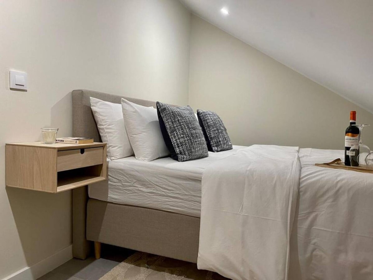 Castle view 1 - Heated pool, gym 21 LYX homes