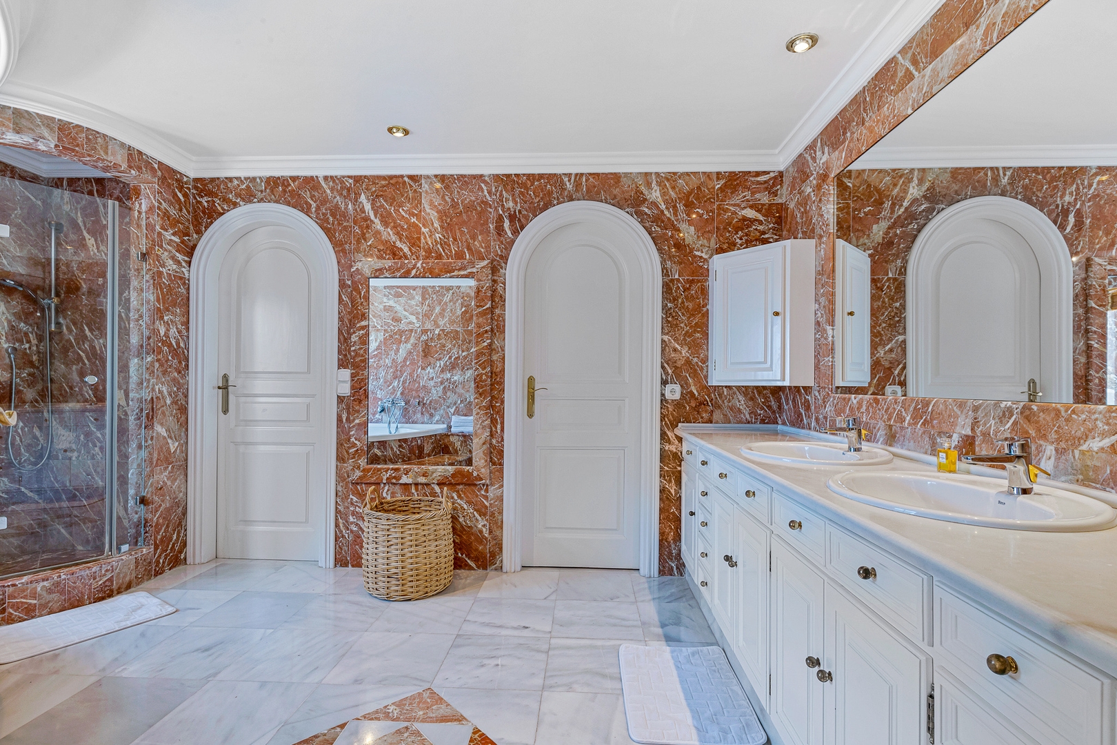 Hacienda El Cazador 32 LYX homes