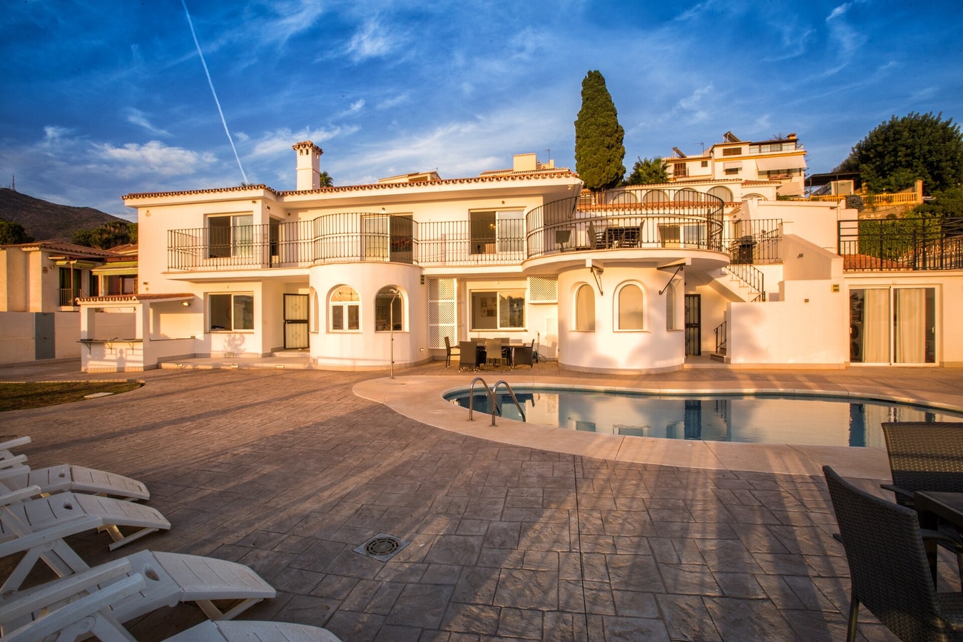 Nogali - Private heated pool-BBQ-sea view-parking 64 LYX homes