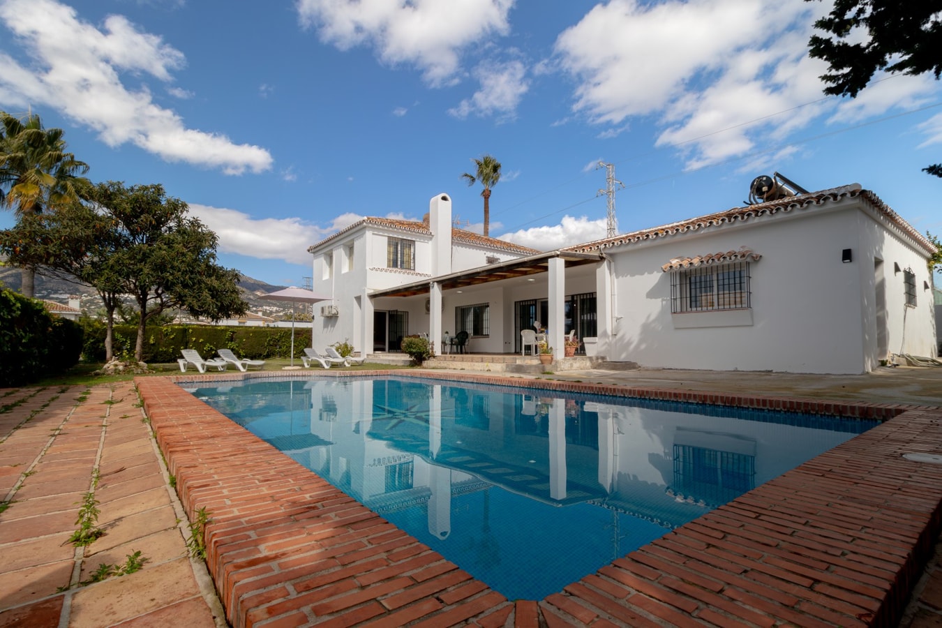 Casa Azul Sereno con piscina y jardín 8 LYX homes