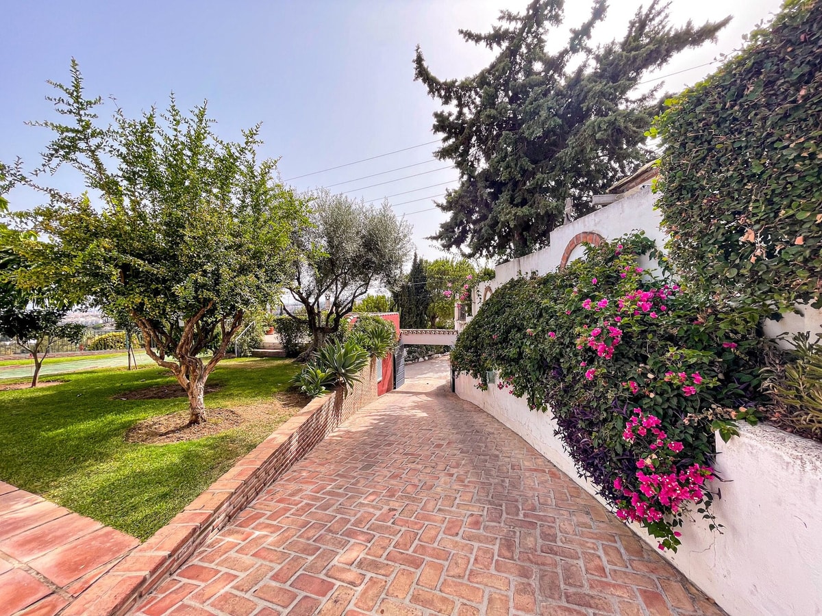 ROSA BLANCA · Rosa Blanca- private heated pool, views 55 LYX homes