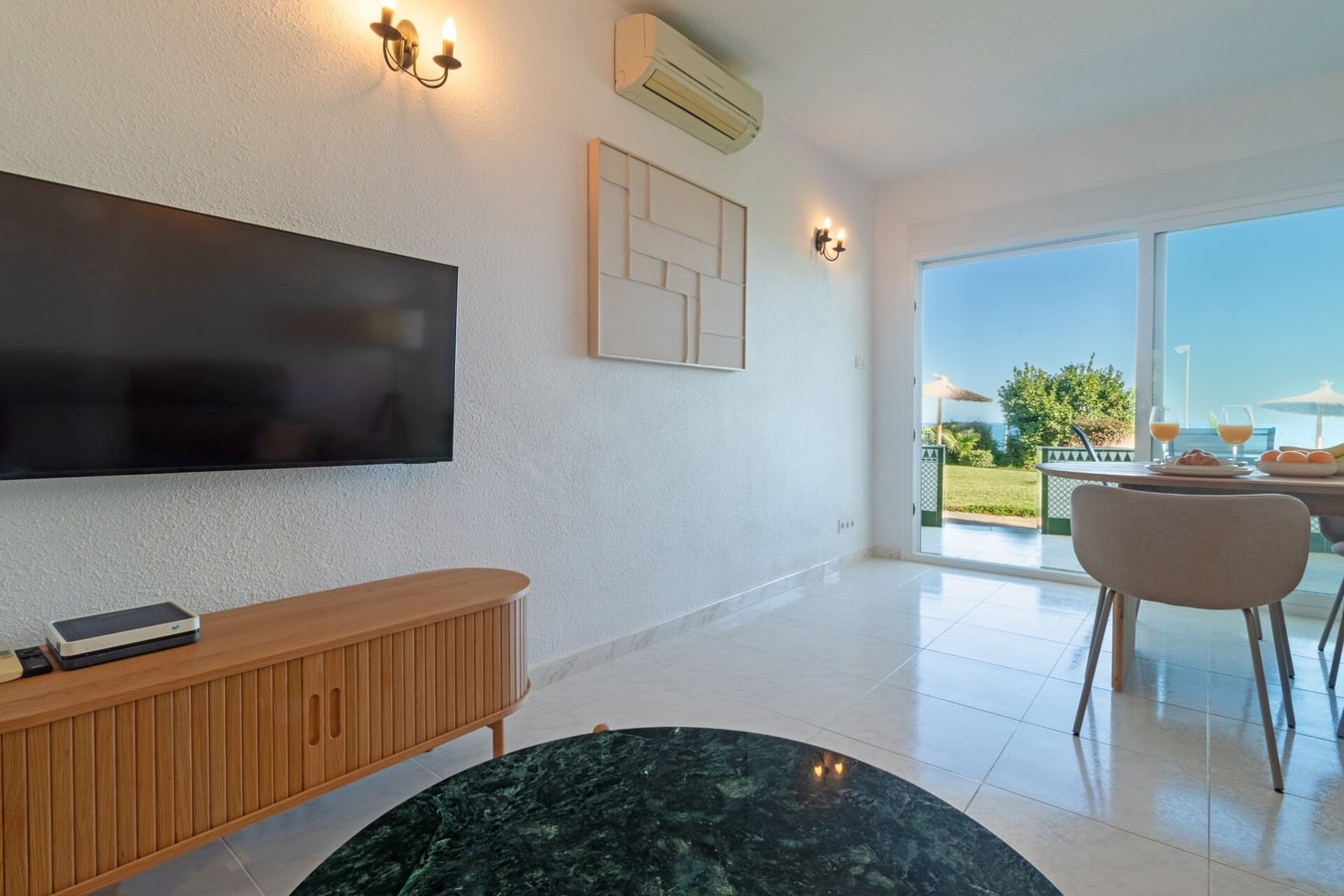 Castle & Sea Retreat: Stunning Views by Castle 12 LYX homes
