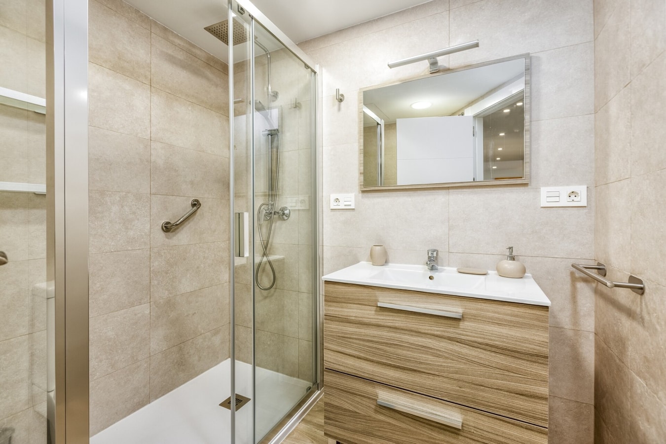 Promosol - Frontline fully renovated with terrace 37 LYX homes