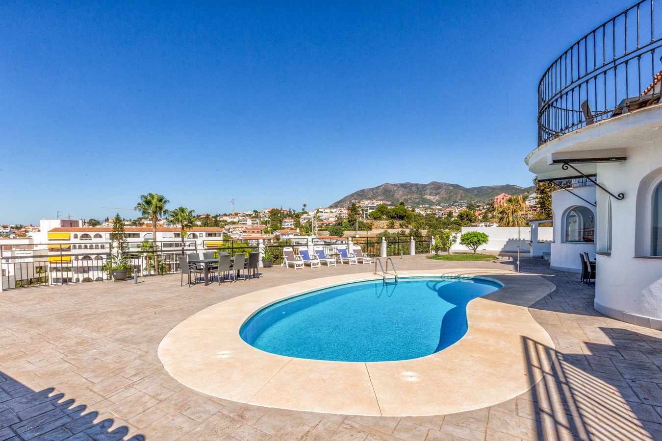 Nogali - Private heated pool-BBQ-sea view-parking 54 LYX homes
