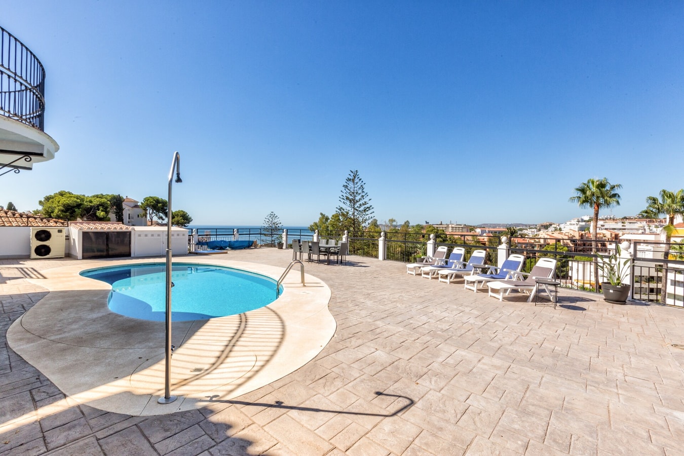 Nogali - Private heated pool-BBQ-sea view-parking 52 LYX homes