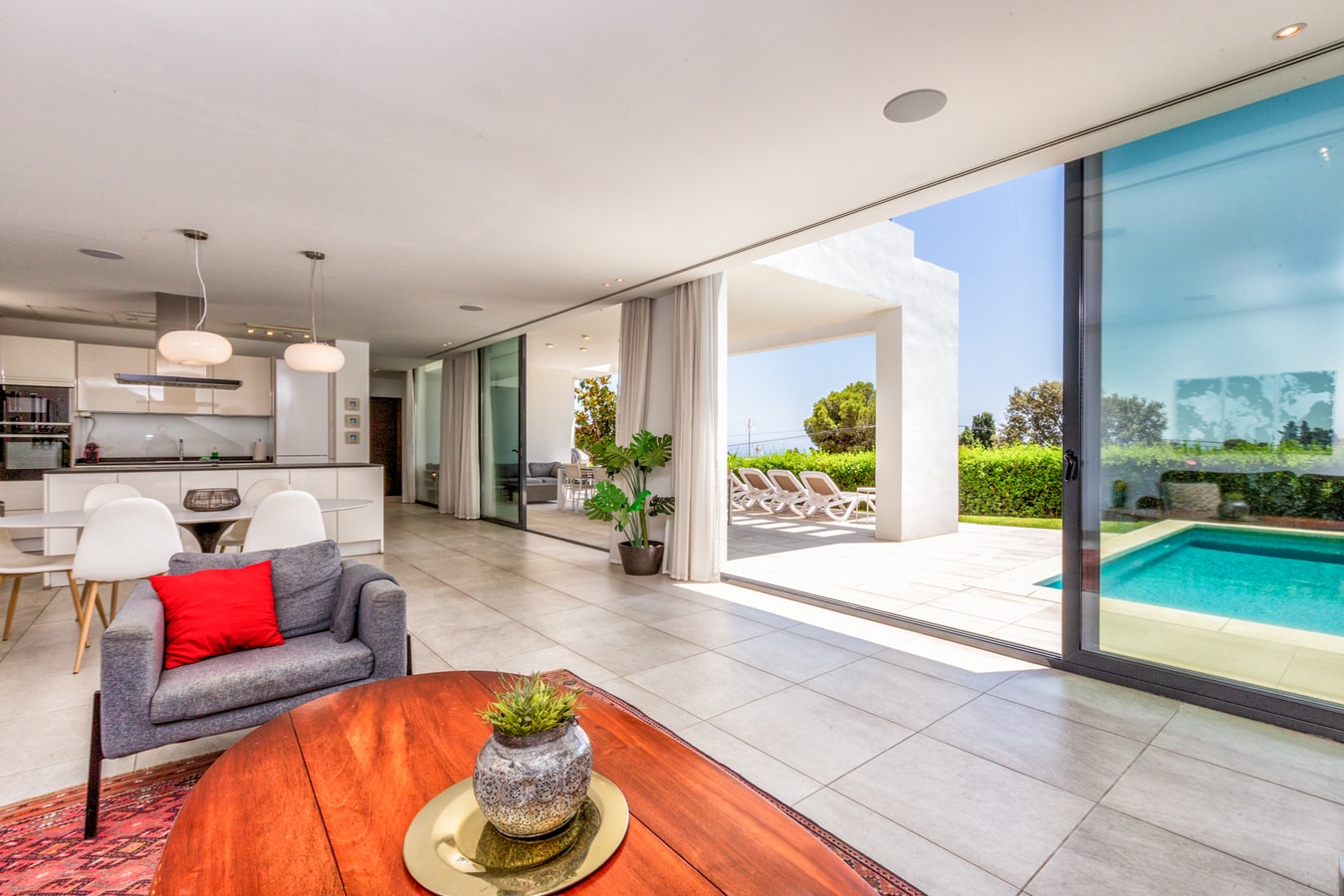 Villa Oasis | Private Pool & Jacuzzi | Sleeps 12 19 LYX homes