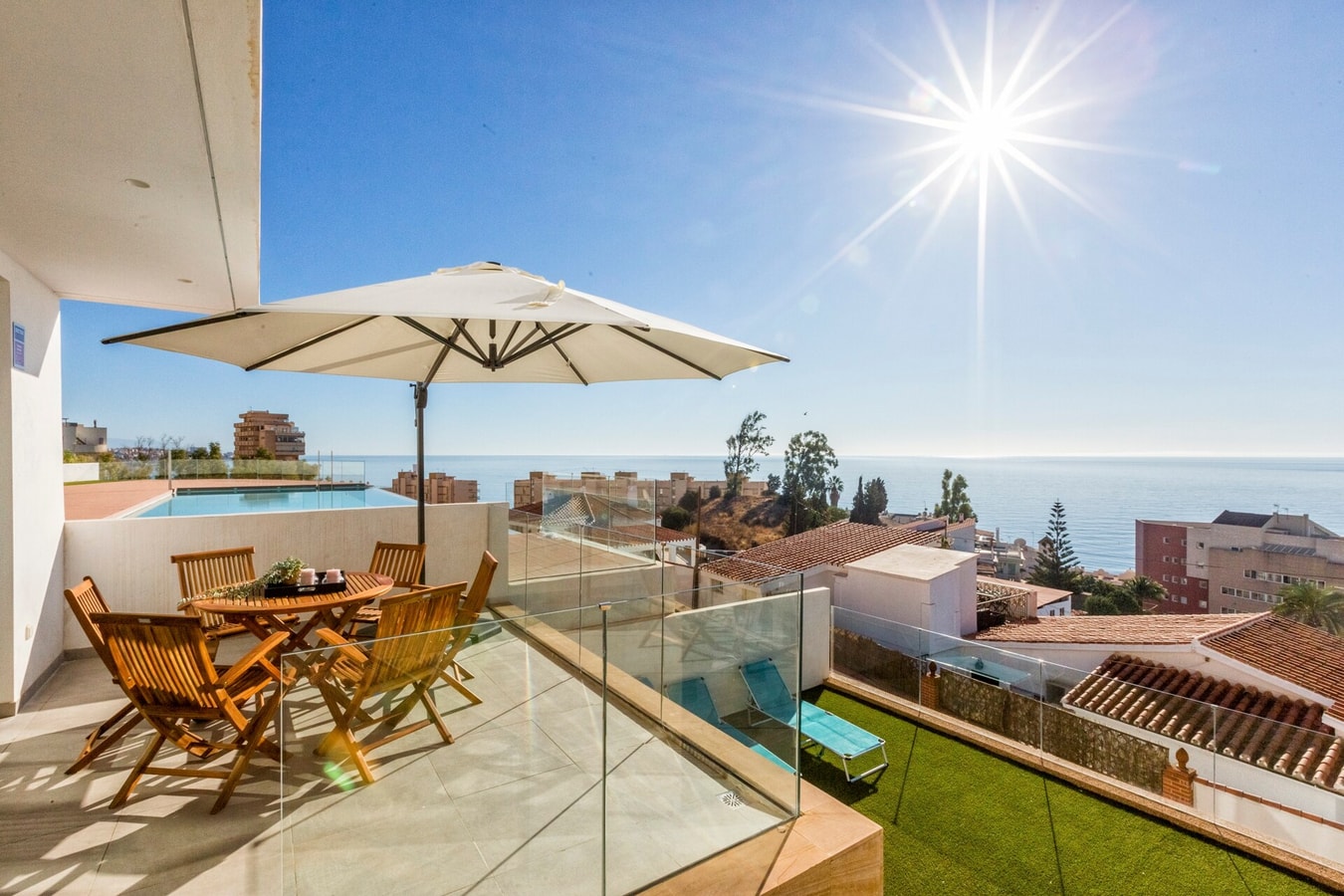 PALM BEACH B5 · Palm Beach - Family Home, Pool, Stunning Sea Views 13 LYX homes