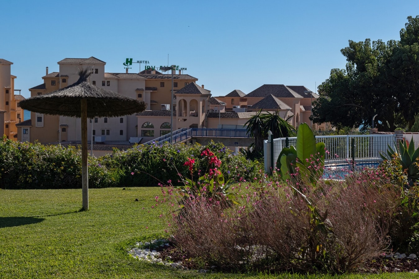 Castle & Sea Retreat: Stunning Views by Castle 33 LYX homes