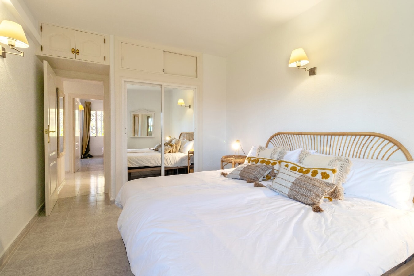 Castle & Sea Retreat: Stunning Views by Castle 15 LYX homes