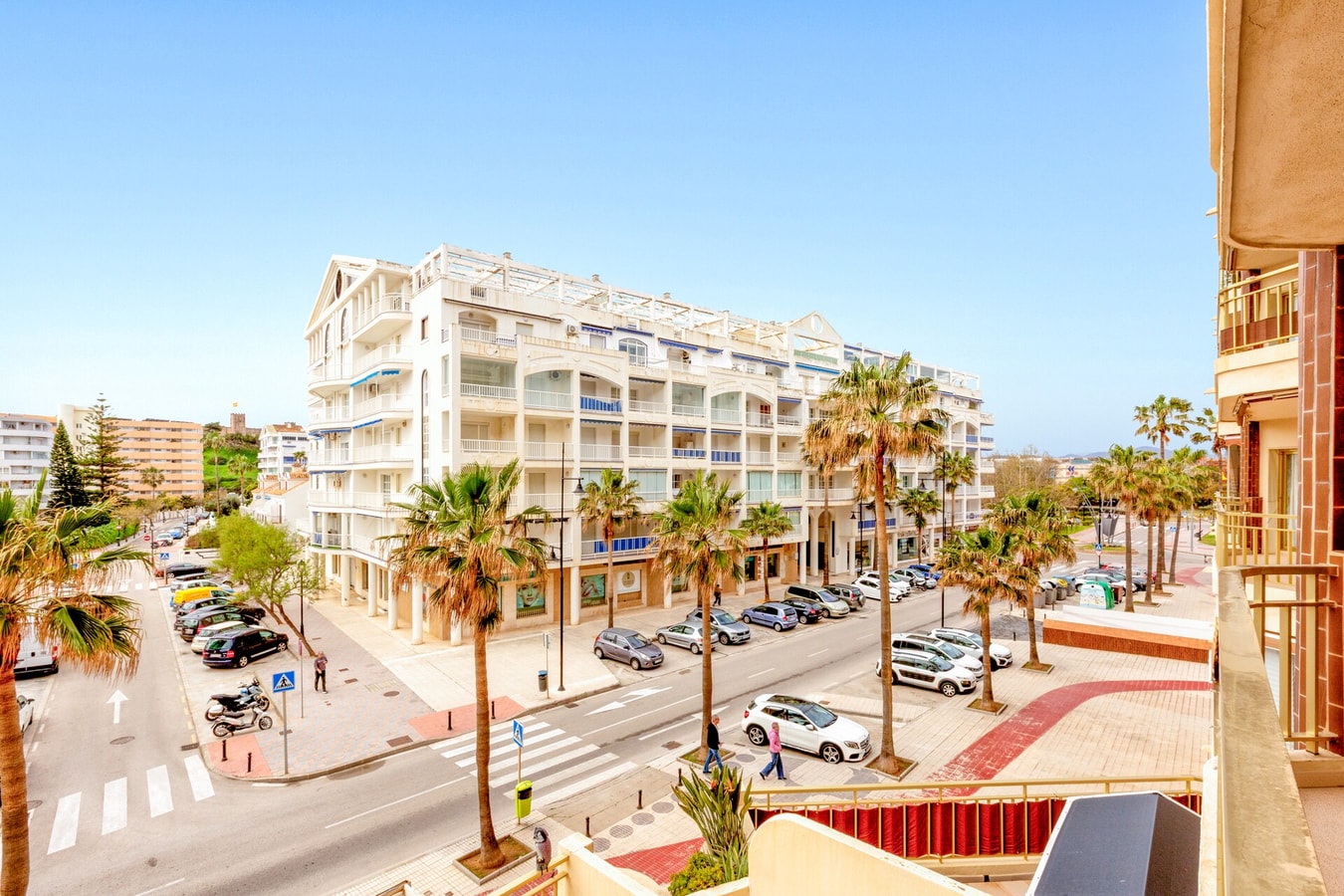 Doña Sofia Beachside Apartment 11 LYX homes