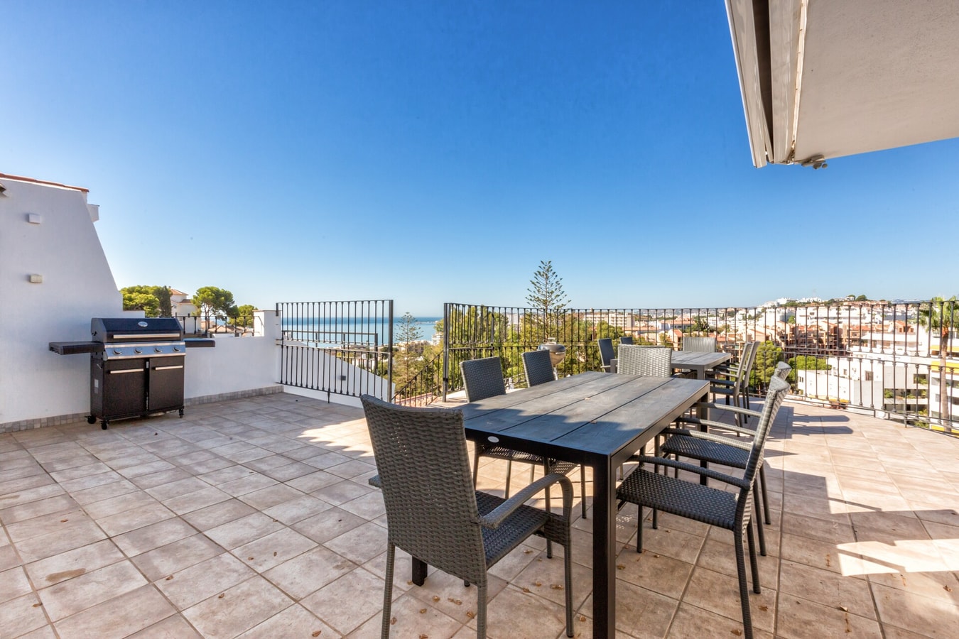 Nogali - Private heated pool-BBQ-sea view-parking 15 LYX homes