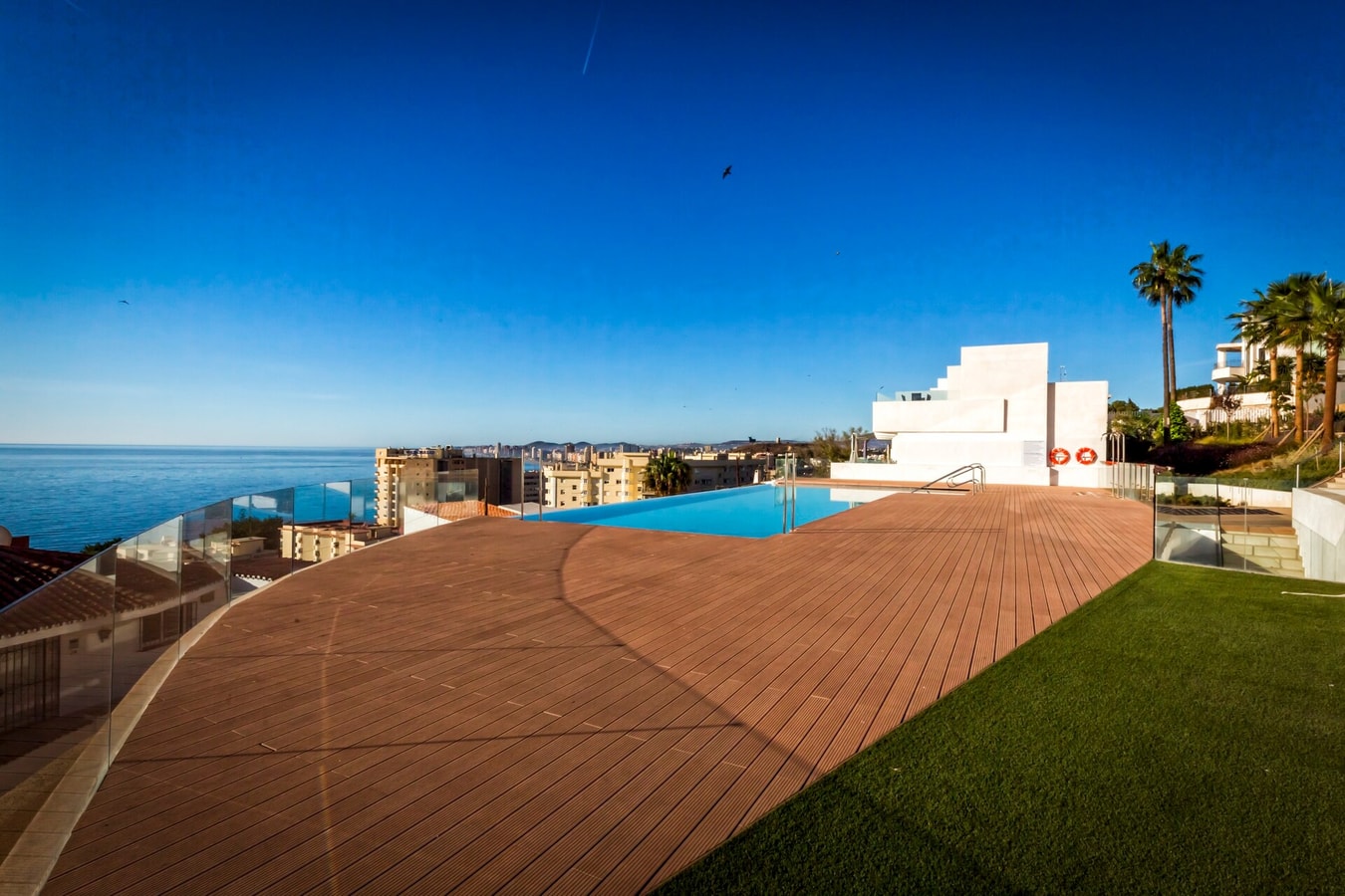PALM BEACH B5 · Palm Beach - Family Home, Pool, Stunning Sea Views 17 LYX homes