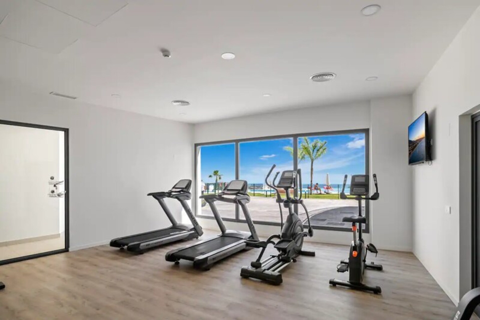 One Heights with panoramic views & shared pool 40 LYX homes