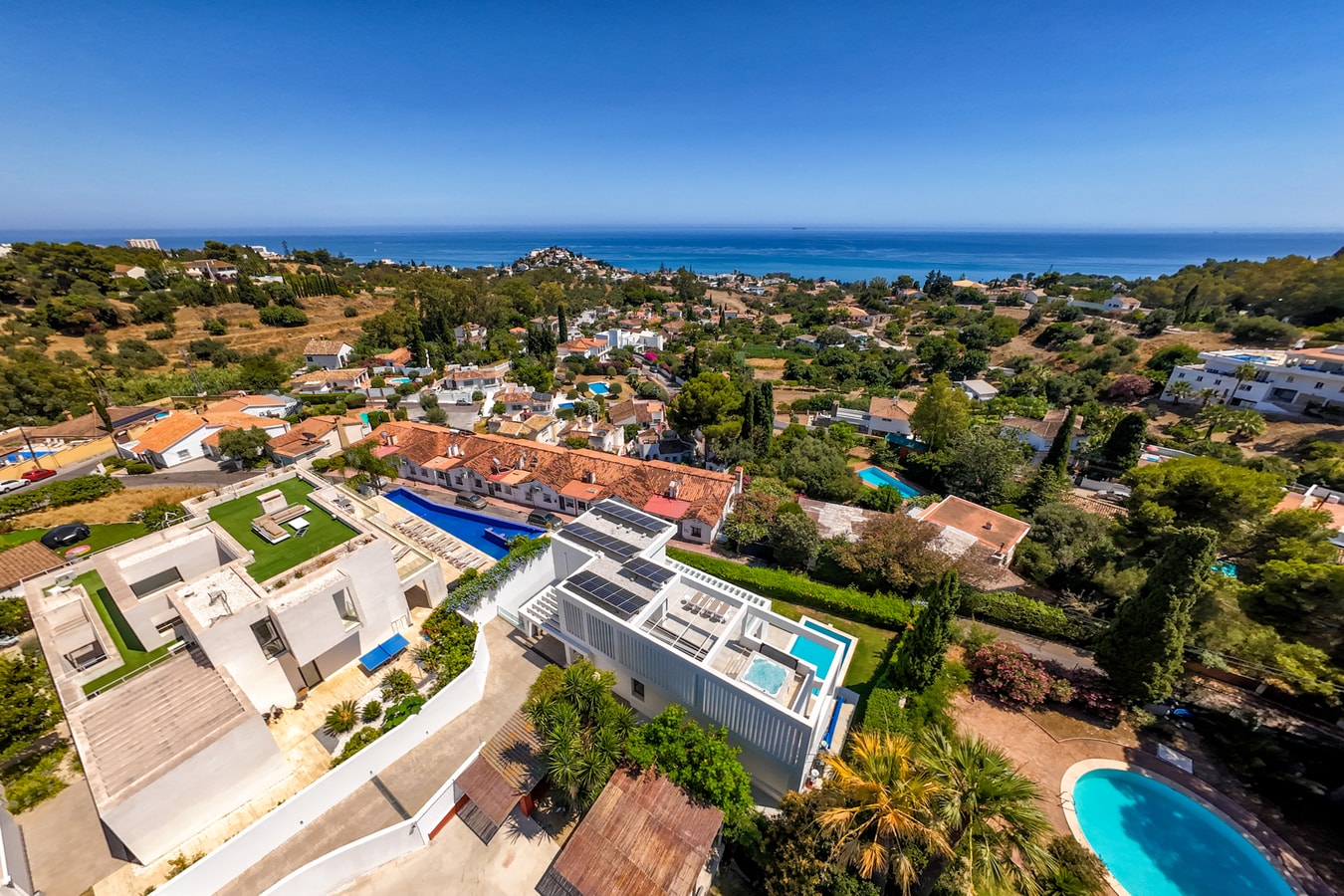 Villa Oasis | Private Pool & Jacuzzi | Sleeps 12 42 LYX homes