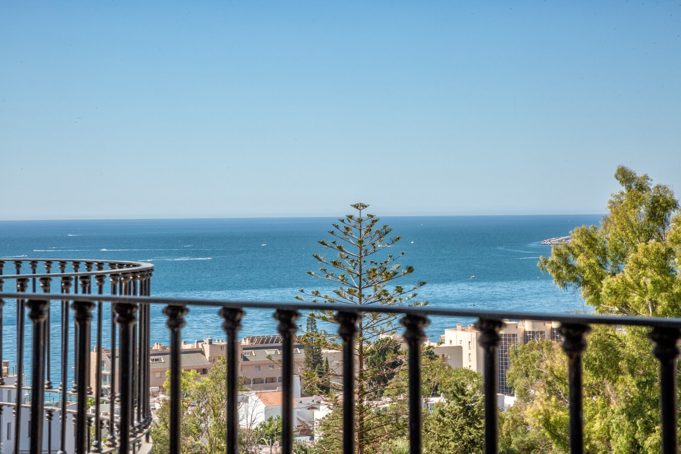 Nogali - Private heated pool-BBQ-sea view-parking 36 LYX homes
