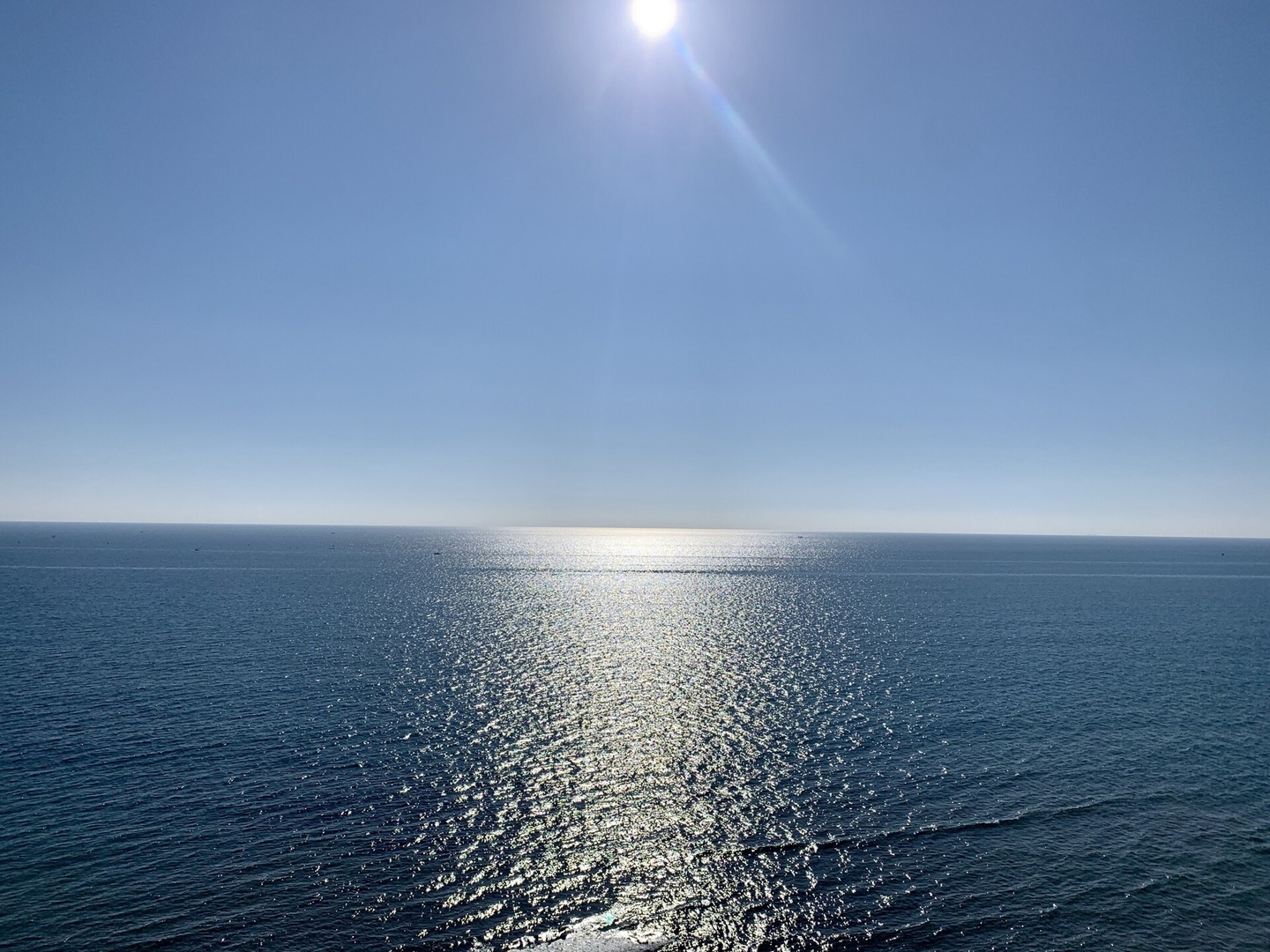 Seafront apartment with panoramic sea views 9 LYX homes